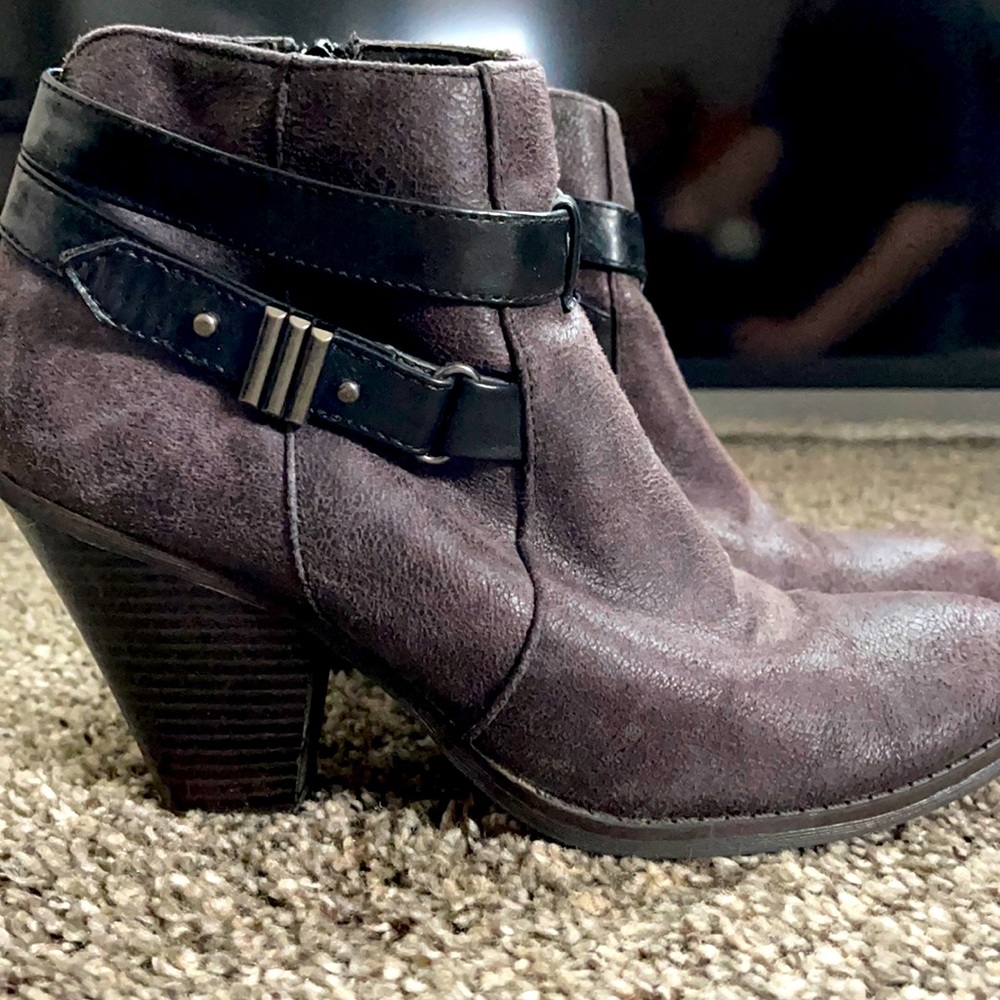 Woman’s Booties Wide width calf
